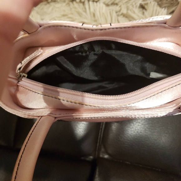 Purse - Picture 4 of 4